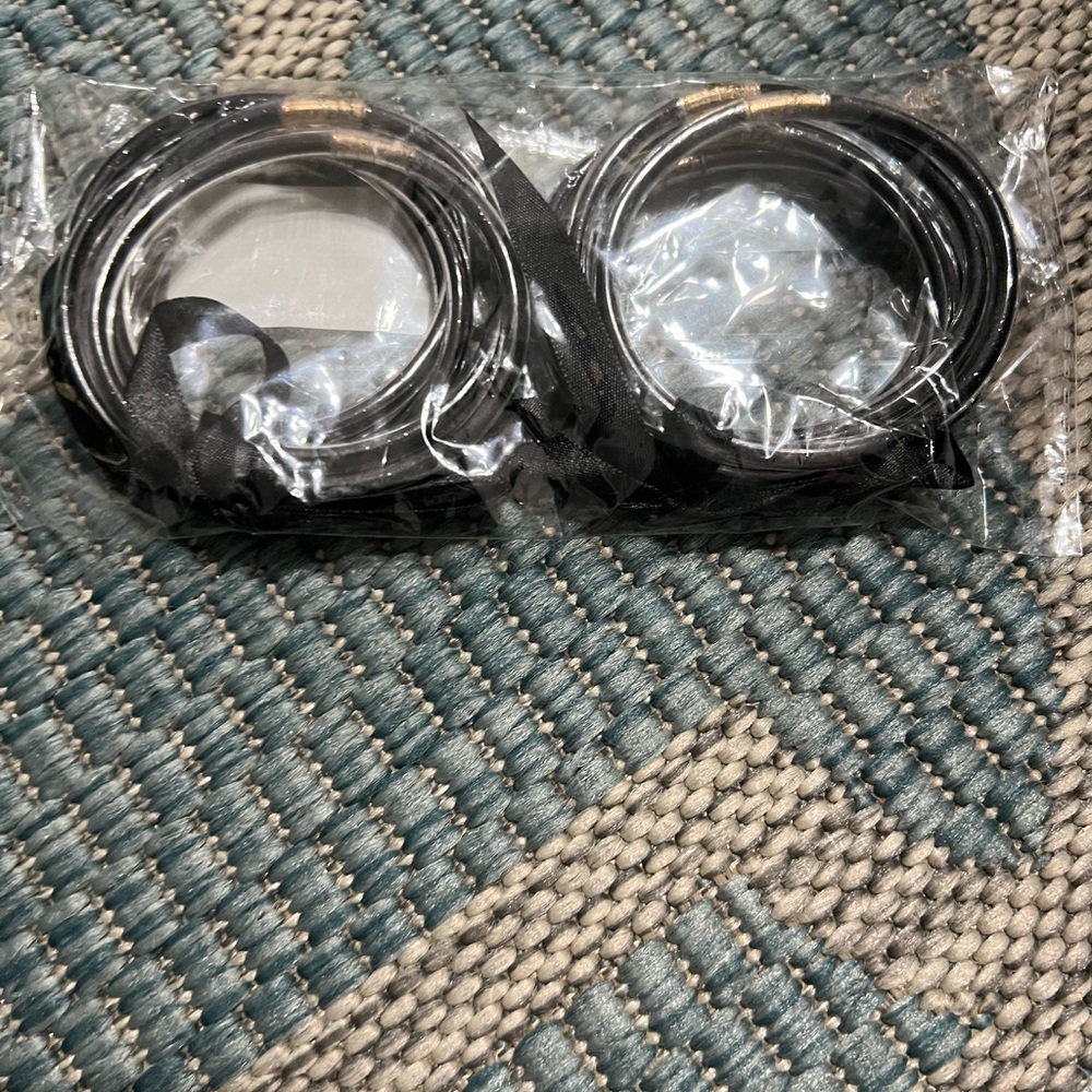 Sleek Black Bracelet with Modern Elegance